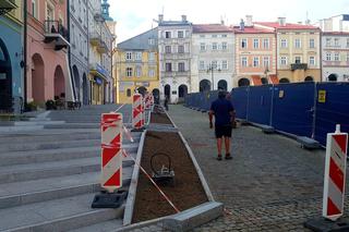 Odsłonięto kolejny fragment płyty przemyskiego Rynku! [ZDJĘCIA]