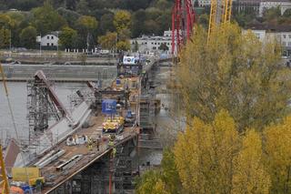 Nowy most nad Wisłą połączył dwa brzegi Warszawy! Są już wszystkie elementy