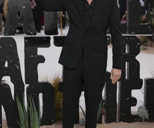 DiCaprio spotyka się z 27-latką, bo mama mu kazała! Zagadka rozwiązana