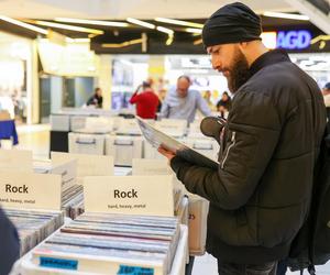 Przyszli do Galerii Katowickiej po unikatowe winyle. Przez dwa dni można było znaleźć muzyczne perełki