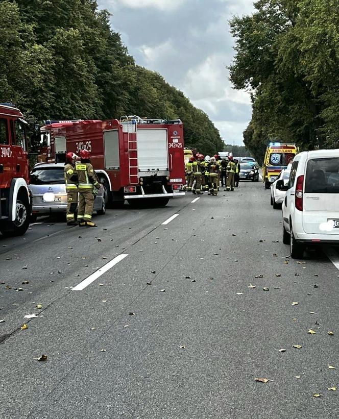 Tragiczny wypadek na Pomorzu. Jedna osoba nie żyje, a 5 jest rannych