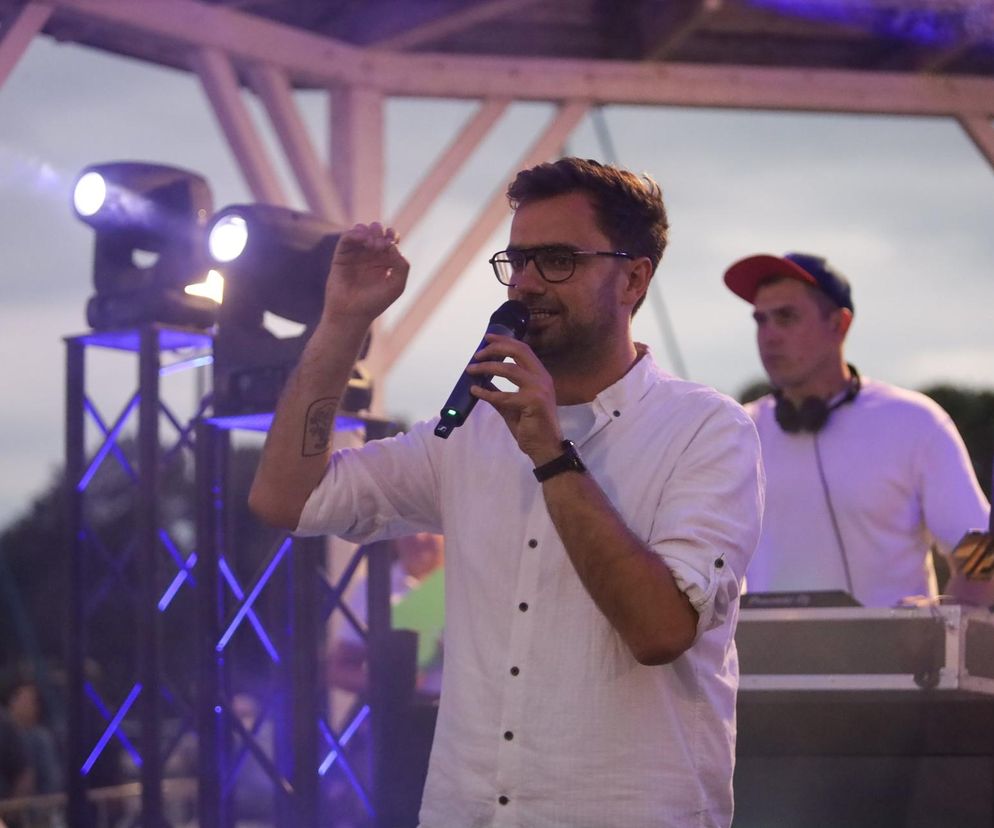 Burmistrz Ostródy Rafał Dąbrowski.