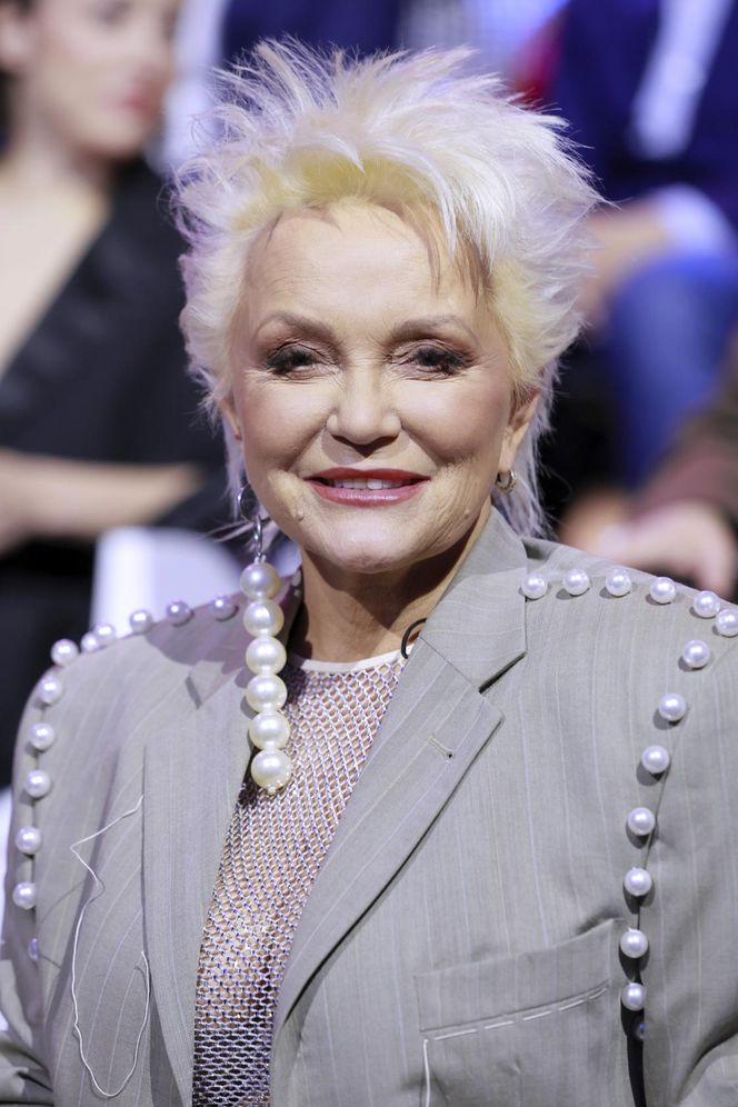 Ostrowska odsłoniła swoje wdzięki podczas "Szansy na sukces". 66-latka zrobiła show!