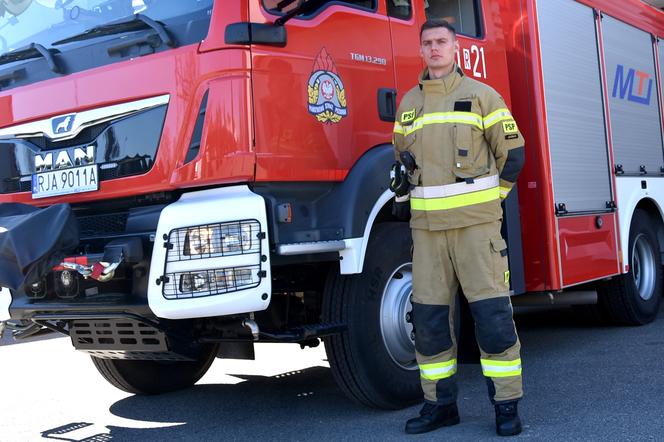 Wypadek autokaru na A4. STRAŻAK-bohater!  Arkadiusz po służbie jako pierwszy pomagał rannym Spełniłem jedynie swój obowiązek