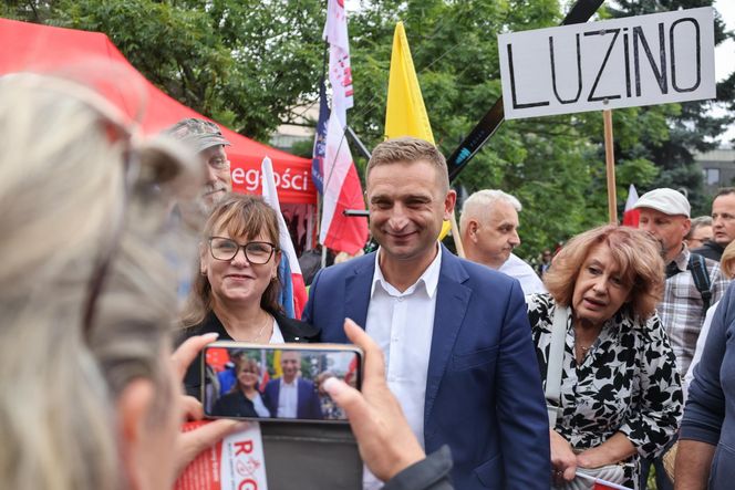 Karol Nawrocki prezydentem. Tłumy pod Sejmem