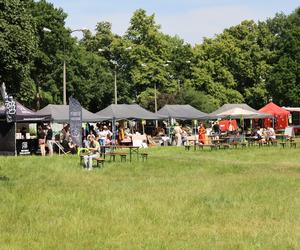 Pierwszy tegoroczny „Brunch pod chmurką” w Lublinie za nami. Było dobre jedzenie, muzyka i prelekcje