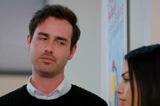 Miłość i nadzieja, odcinek 303: Levent i Bahar zniszczą telefon Hulyi! Prawda o wypadku siostry Kuzeya nigdy nie wyjdzie na jaw? - ZDJĘCIA