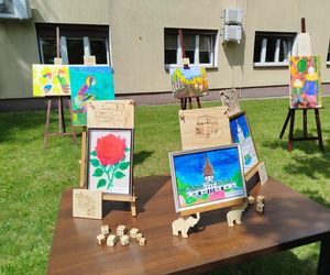 Przez lata ŚDS w Siedlcach działał w dwóch lokalizacjach, teraz już oficjalnie funkcjonuje w jednym miejscu, w budynkach dostosowanych do potrzeb osób z niepełnosprawnościami. 