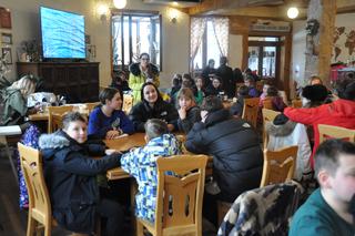 Karatecy ze Skarżyska na stoku narciarskim w Krajnie