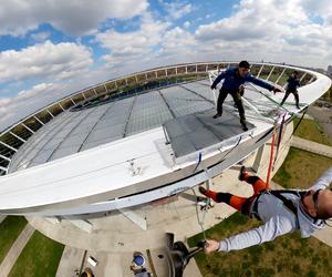 Chcesz zobaczyć Chorzów z niecodziennej perspektywy? Skocz z dachu Stadionu Śląskiego