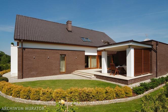 Brązowy dach