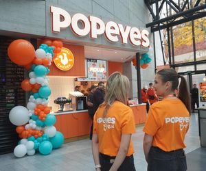 Tłumy na otwarciu Popeyes w Olsztynie. Rekordzista czekał w kolejce ponad 20 godzin