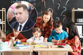 Minister Czarnek wysyła nauczycieli na emeryturę 