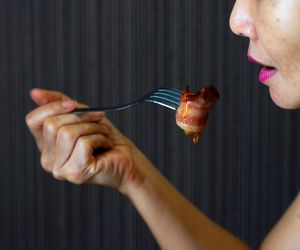 Jadła przez tydzień boczek. Oto co stało się z jej organizmem