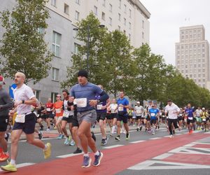 Uczestnicy Maratonu Warszawskiego 2025