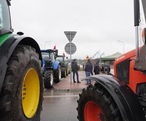 Protest rolników z 20 lutego. Blokada drogi obok Białegostoku