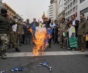 Izraelski dron zaatakował jeden z zakładów na polach gazowych na południu Iran, doszło do potężnego wybuchu i pożaru.