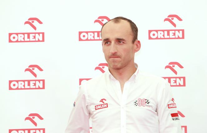 Tym razem Robert Kubica nie zdołał ukryć, jak wygląda jego prawa ręka. Taki ślad zostawił straszliwy wypadek