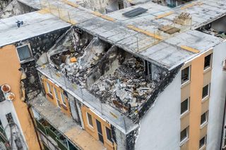 Blok w Ząbkach po pożarze