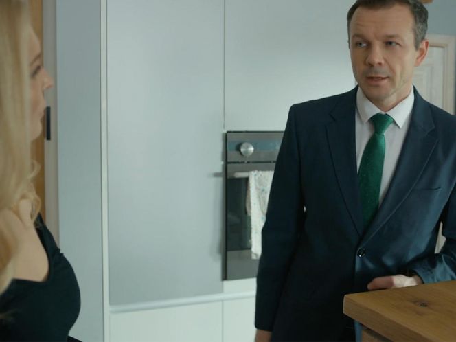 Barwy szczęścia, odcinek 3197: Bruno (Lesław Żurek), Karolina (Marta Dąbrowska) 