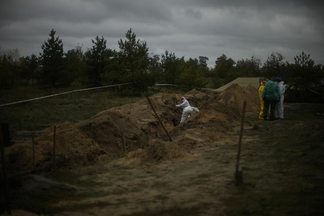 Ekshumacja ciał pomordowanych przez Rosjan w Lymanie