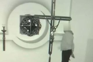 Włamał się do kościoła i… upił winem mszalnym!