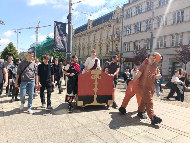 Korowód studencki rozpoczyna Juwenalia Śląskie 2025 w Katowicach