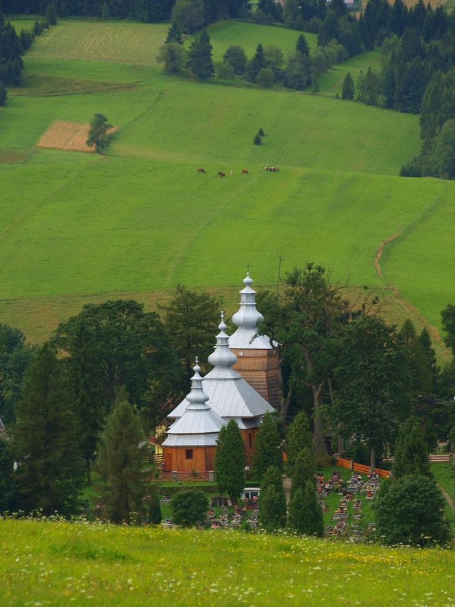 Ta małopolska wieś należała kiedyś do biskupa. Mieszkali w niej Łemkowie