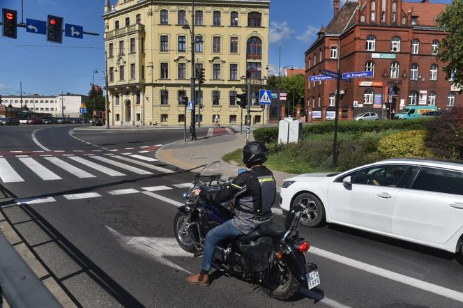 Strzelał do ludzi w Toruniu. Dziennikarz Marcin Lewicki jednym z poszkodowanychStrzelał do ludzi w Toruniu. Dziennikarz Marcin Lewicki jednym z poszkodowanych