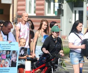 Pan Artur płakał w tracie białego marszu w Częstochowie. Kamilek śni mi się po nocach