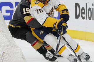 Upuścił kijek dla tej pupy