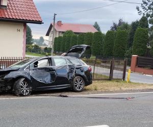 Dachowanie toyoty w Kętach