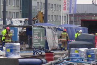 Gigantyczny wybuch w podziemiach. Cztery osoby ranne. Studzienki kanalizacyjne wyleciały w powietrze!