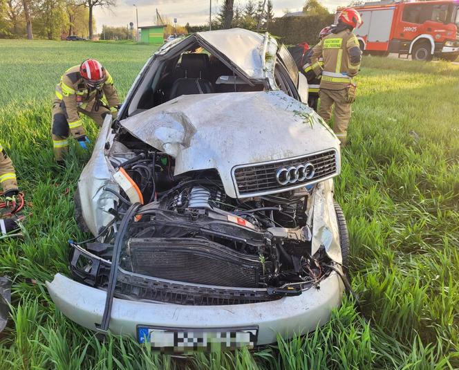 Śmiertelny wypadek pod Chełmżą! 32-latek z audi nie przeżył zderzenia z fordem [ZDJĘCIA]. 