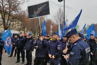 Gigantyczny protest służb mundurowych w Warszawie 9.11. Sprawdź utrudnienia!