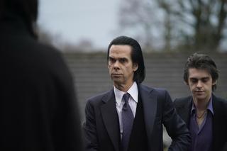 Nick Cave i Johnny Depp oddali hołd Shane’owi MacGowanowi. Pogrzeb artysty obfitował w szczególne momenty