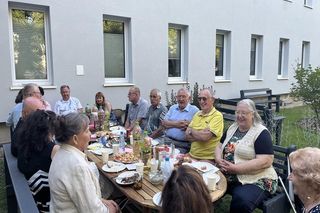 Dzieli ich 70 lat - przedszkolaki i seniorzy wspierają chorych