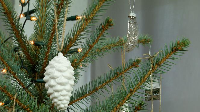 Jak ubrać choinkę w stylu skandynawskim? WIDEO