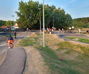 Tor rowerowy pumptrack nad zalewem Muchawka w Siedlcach oddany do użytku!