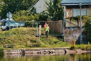 Nabrzeże Brdy w Bydgoszczy będzie jak nowe. Ale teraz ani piesi, ani rowerzyści nie mają tam wstępu