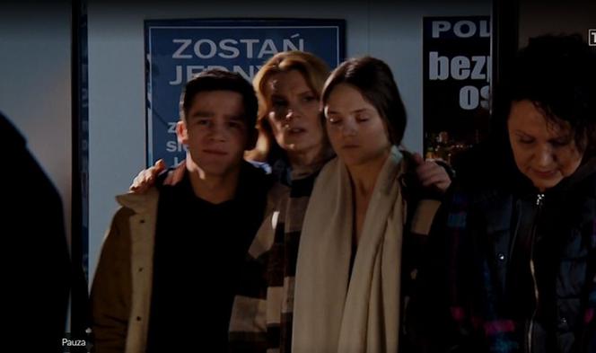 M jak miłość, odc. 1508. Lilka (Monika Mielnicka), Krystyna (Dorota Chotecka), Marysia (Małgorzata Pieńkowska), Mateusz (Krystian Domagała)