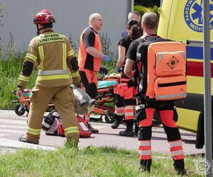 Pożar i wybuchy w mieszkaniu bloku w Tychach