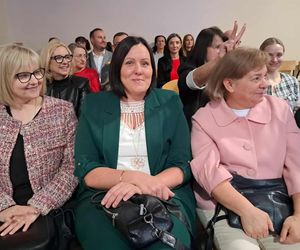 Szkoła Podstawowa nr 1 w Starachowicach ma już 120 lat. Zobaczcie zdjęcia z uroczystości