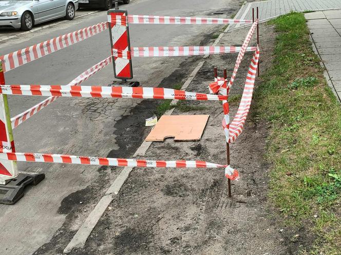 Kilkumetrowa dziura tuż przy nawierzchni. Wielkie zapadlisko w Łodzi