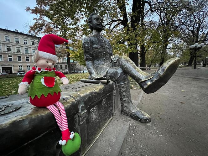 Szczecińskie pomniki już "poczuły" Boże Narodzenie