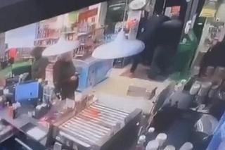 Chciał okraść sklep. 20-letnia Ola powaliła go na ziemię! Wszystko się nagrało [WIDEO]