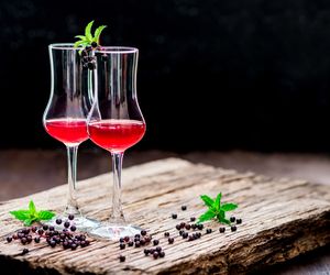 Nalewka z czarnego bzu na spirytusie – aromatyczny eliksir zdrowia i smaku