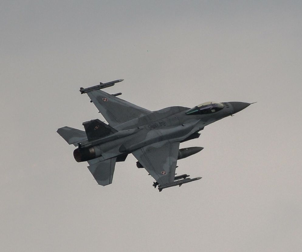 F-16