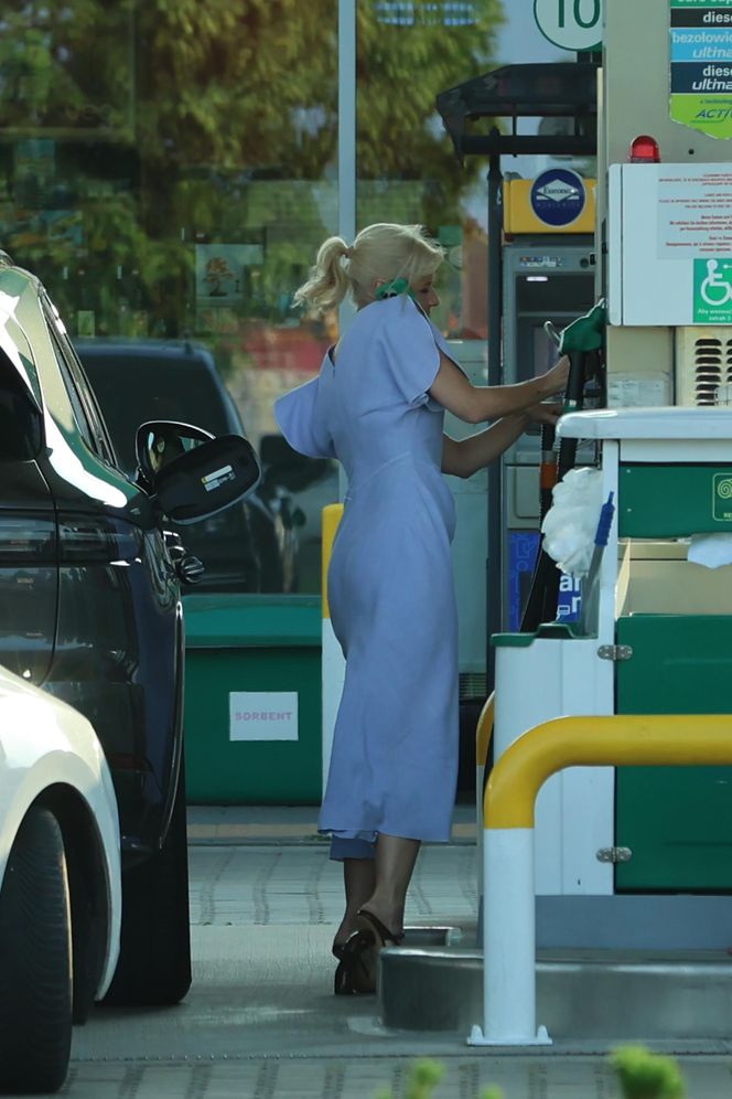 Małgorzata Kożuchowska jeździ autem za pół miliona w obcasach