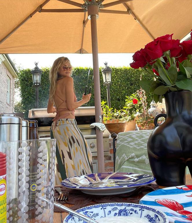 Seksowny grill Heidi Klum! Gwiazda wiła się nad kiełbasą